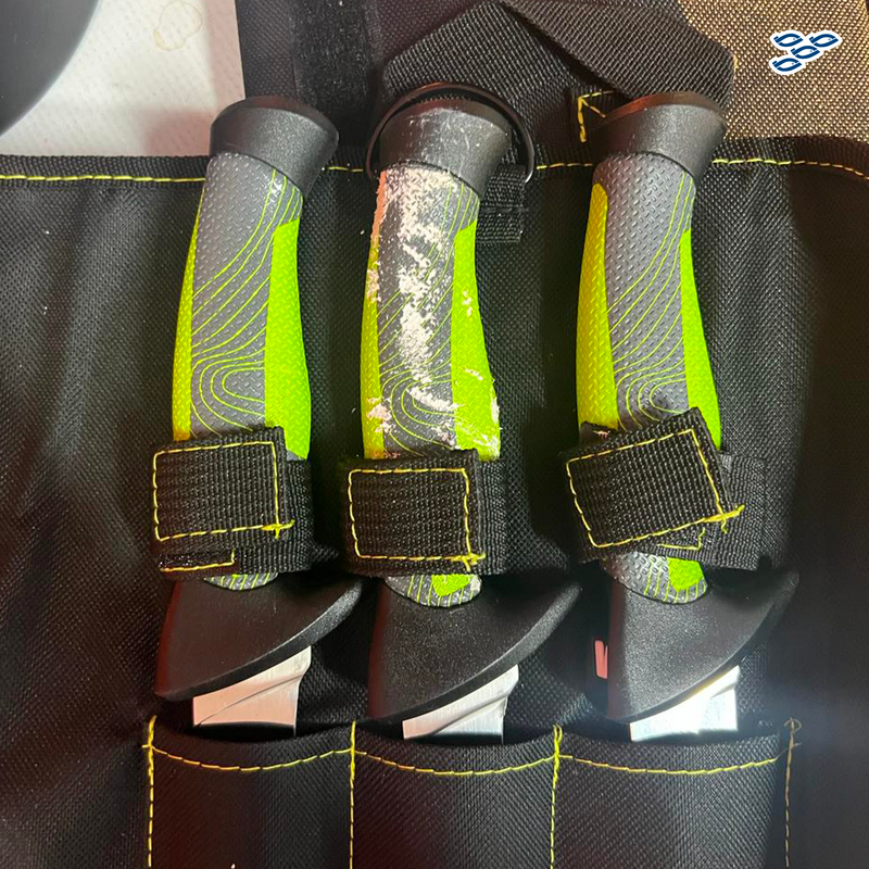 Cargue la imagen en el visor de la galería, MUSTAD - KIT DE 3 CUCHILLOS + AFILADOR (CON DETALLES)
